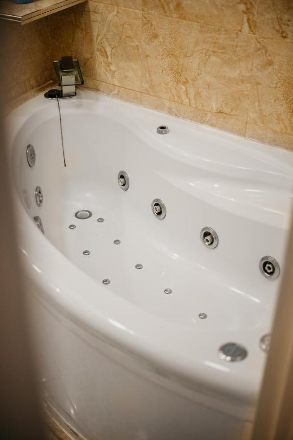 Tuguest Maria Luisa Apartment Гранада Екстериор снимка